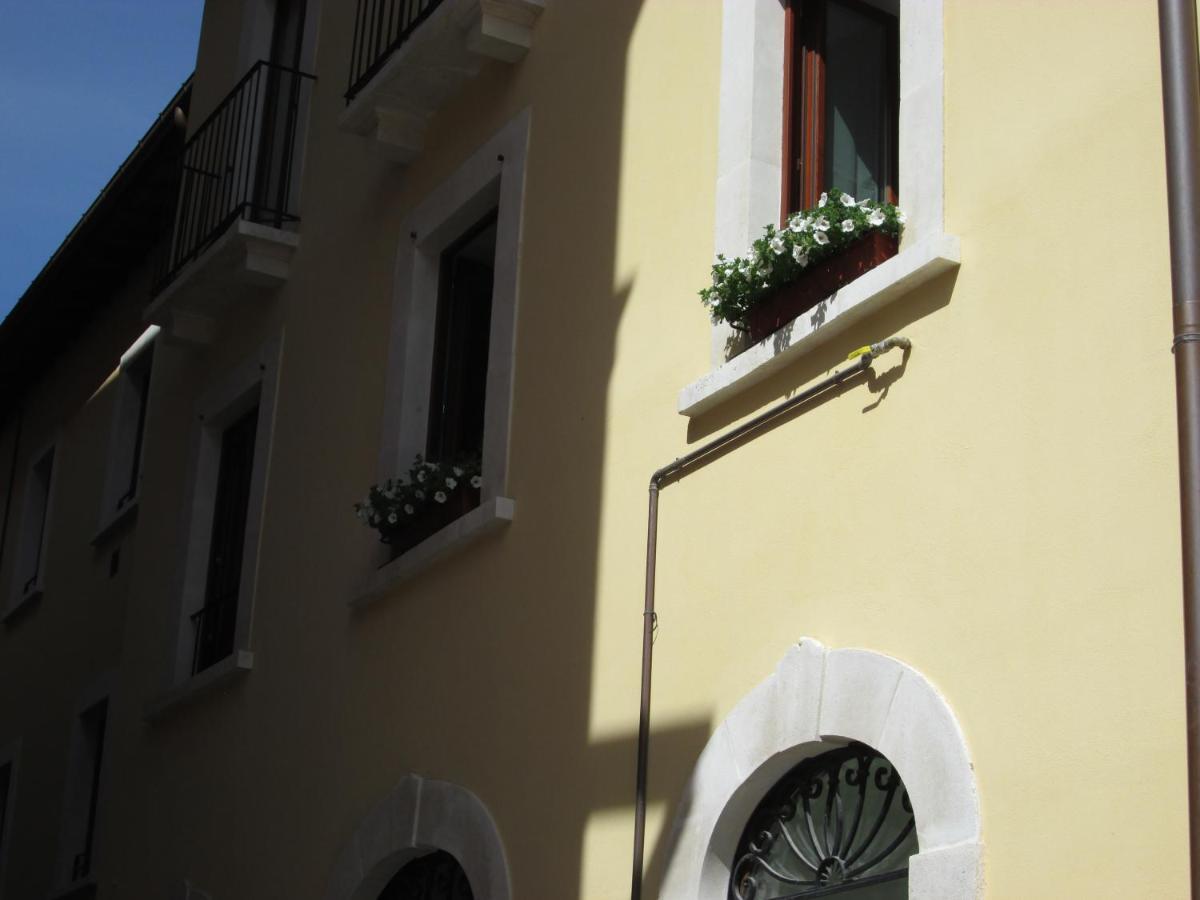B&B Regina Margherita ลาควิลา ภายนอก รูปภาพ