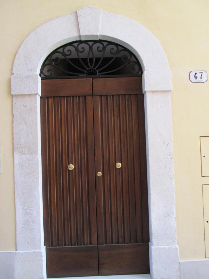 B&B Regina Margherita ลาควิลา ภายนอก รูปภาพ