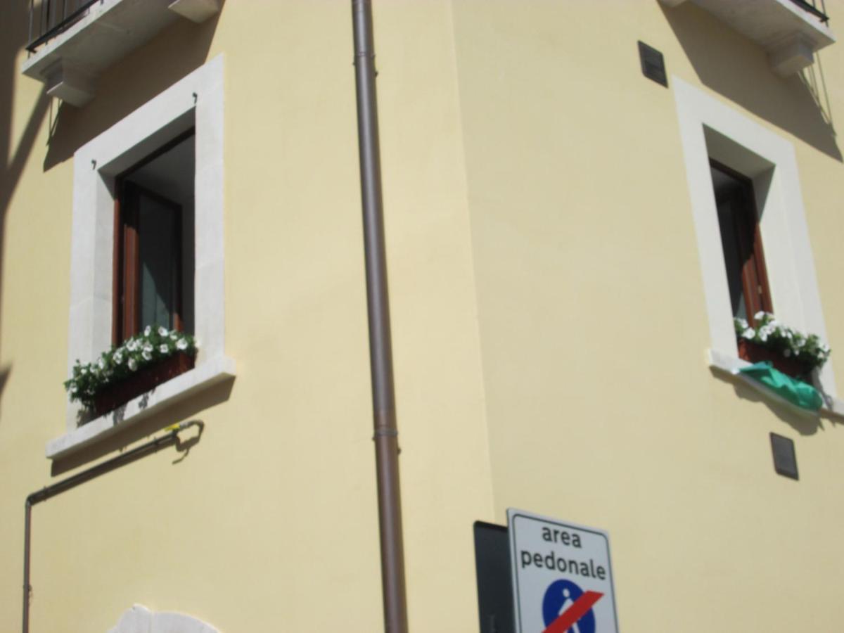 B&B Regina Margherita ลาควิลา ภายนอก รูปภาพ