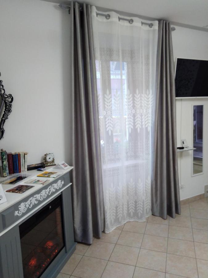B&B Regina Margherita ลาควิลา ภายนอก รูปภาพ