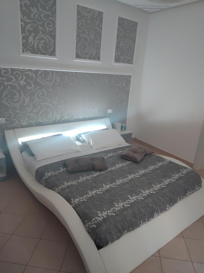 B&B Regina Margherita ลาควิลา ภายนอก รูปภาพ