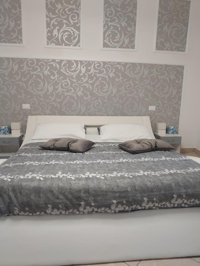 B&B Regina Margherita ลาควิลา ภายนอก รูปภาพ